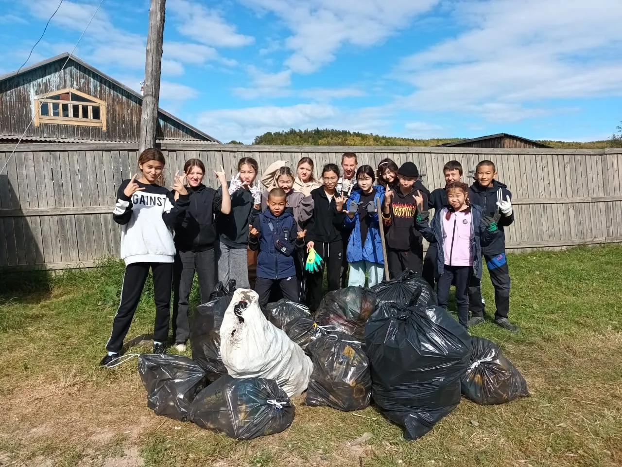 Ученики МБОУ СОШ СП "Село Булава" провели субботник