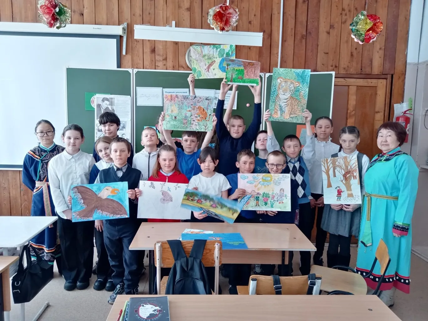 27 марта 2025 года в рамках мероприятий, посвященных неделе детской книги, в 4 классах был проведен творческий час.