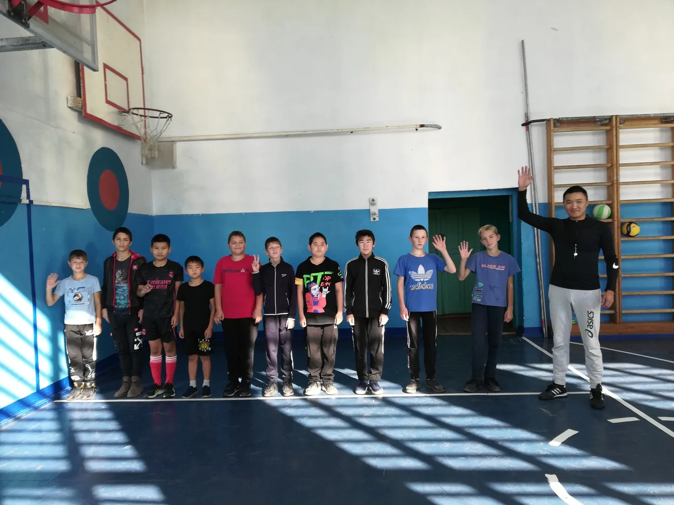 Дружеская встреча по футболу 5,6 классы