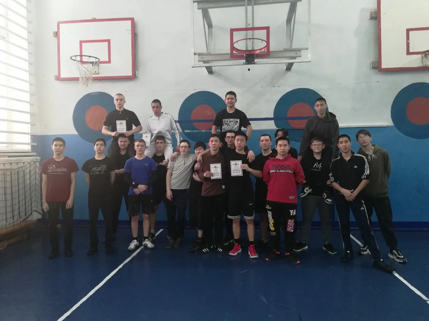 21 февраля прошло спортивное соревнование «Парни, парни, это вам под силу»,  посвященное 23 февраля.