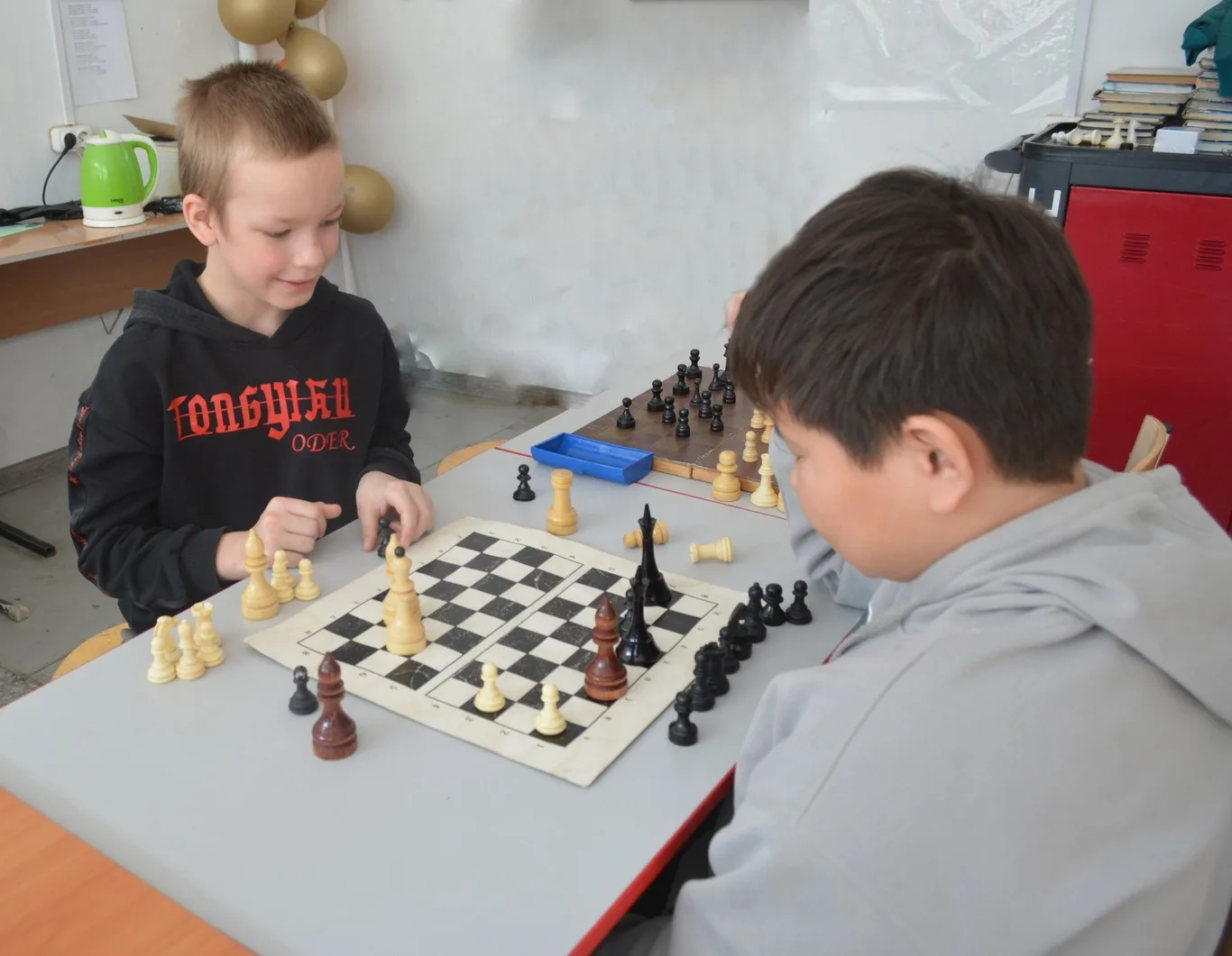 НА каникулах прошли соревнования по шахматам